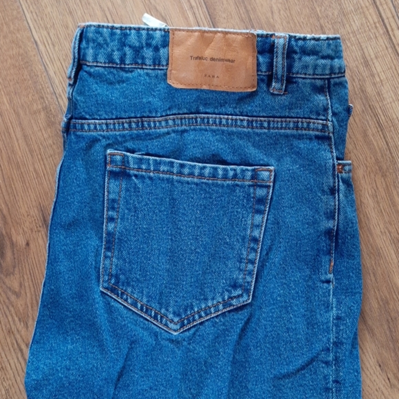 Lightweight jeans - Picture 2 of 3